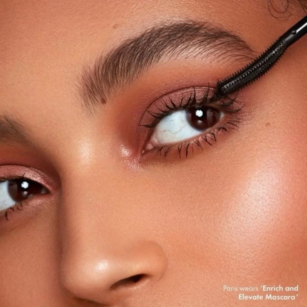NIB Iconic London Enrich & Elevate black Mascara - Picture 9 of 9